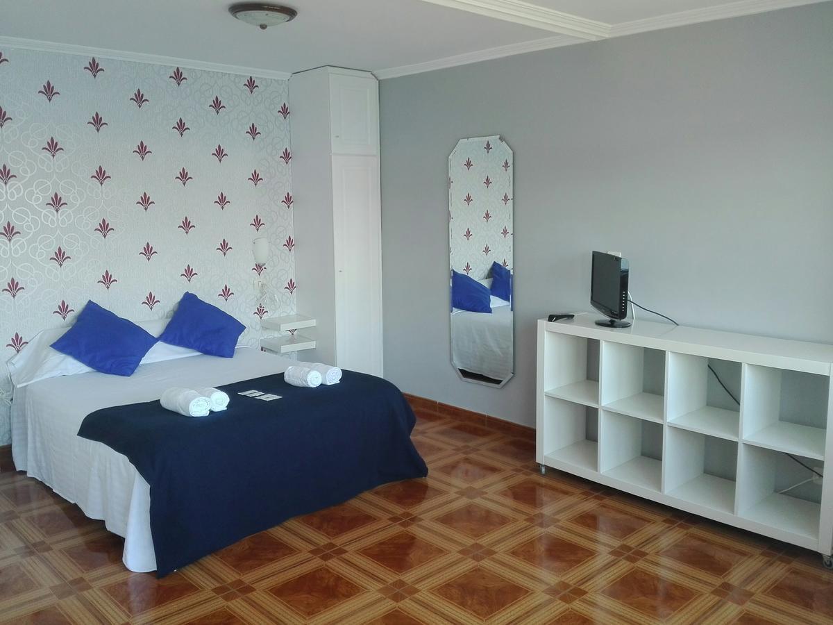Aparthotel Corcubion Playa De Quenxe Bagian luar foto
